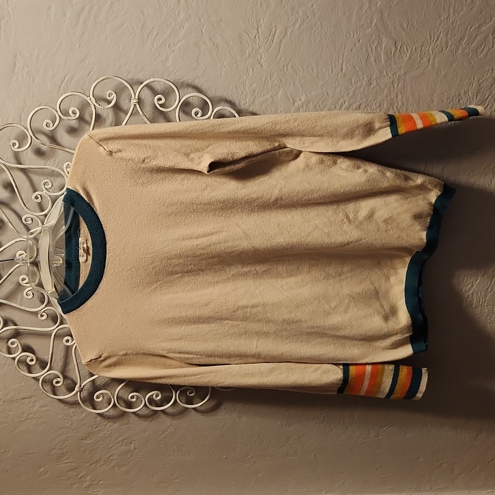 Lightweight sweater